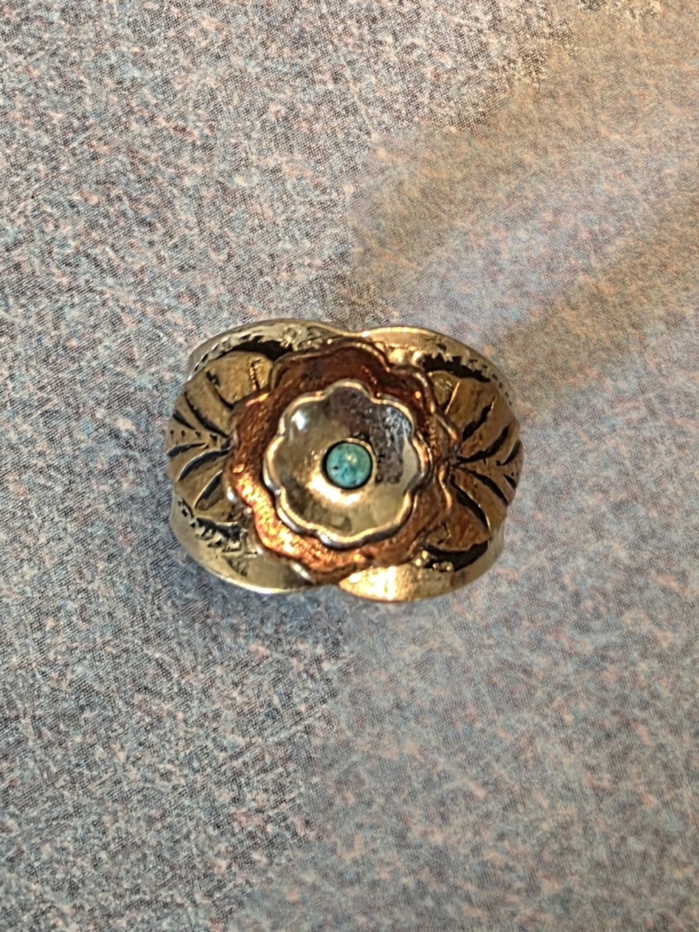 Floral Two-Tone Turquoise Accent Women's Ring
